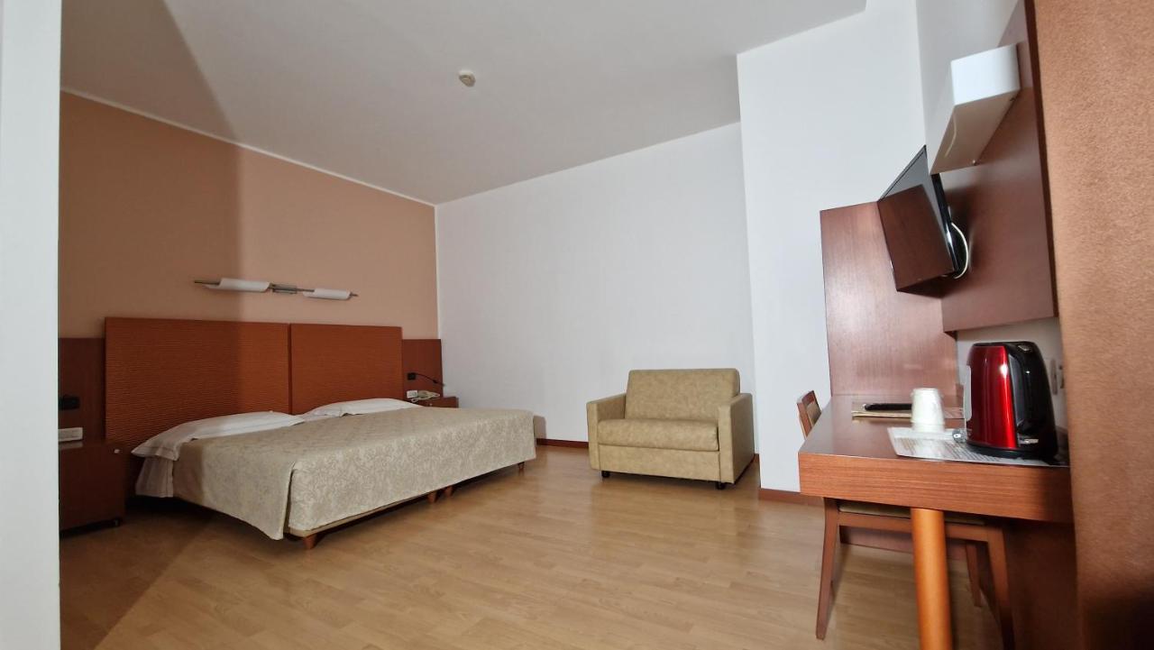 Bella Italia Palace Hotel Novara Exteriér fotografie