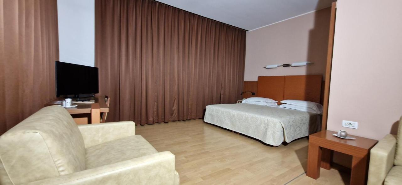 Bella Italia Palace Hotel Novara Exteriér fotografie