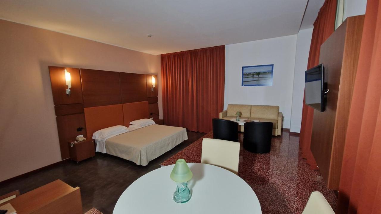 Bella Italia Palace Hotel Novara Exteriér fotografie