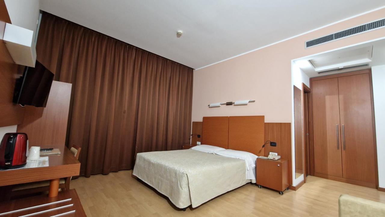 Bella Italia Palace Hotel Novara Exteriér fotografie