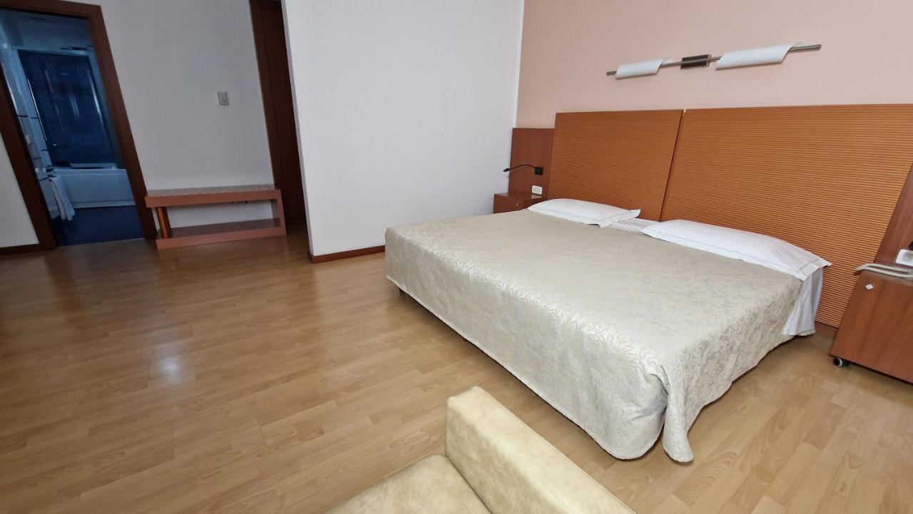 Bella Italia Palace Hotel Novara Exteriér fotografie