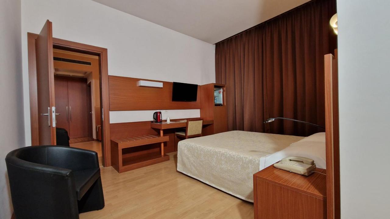 Bella Italia Palace Hotel Novara Exteriér fotografie