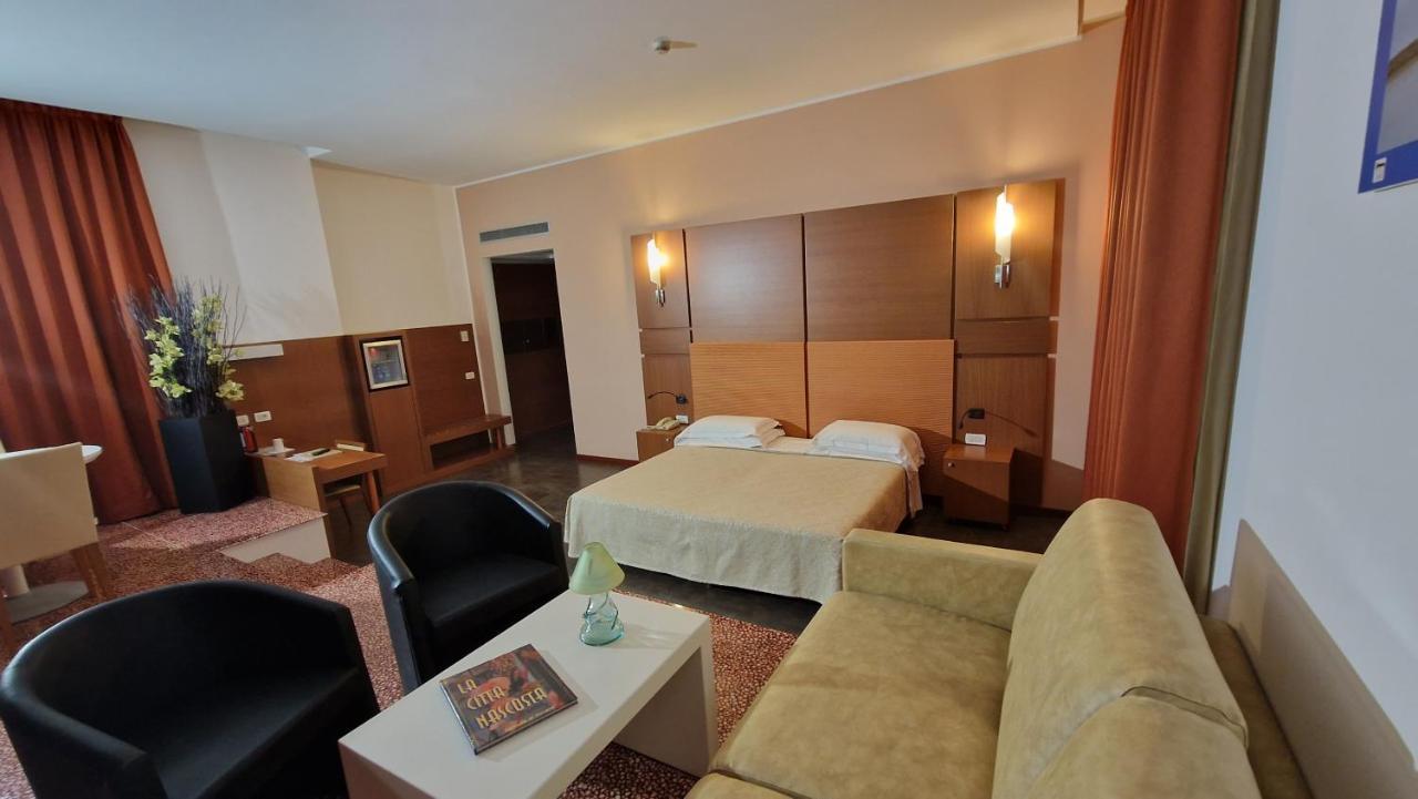 Bella Italia Palace Hotel Novara Exteriér fotografie
