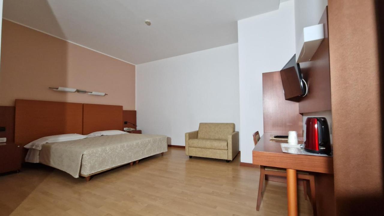 Bella Italia Palace Hotel Novara Exteriér fotografie