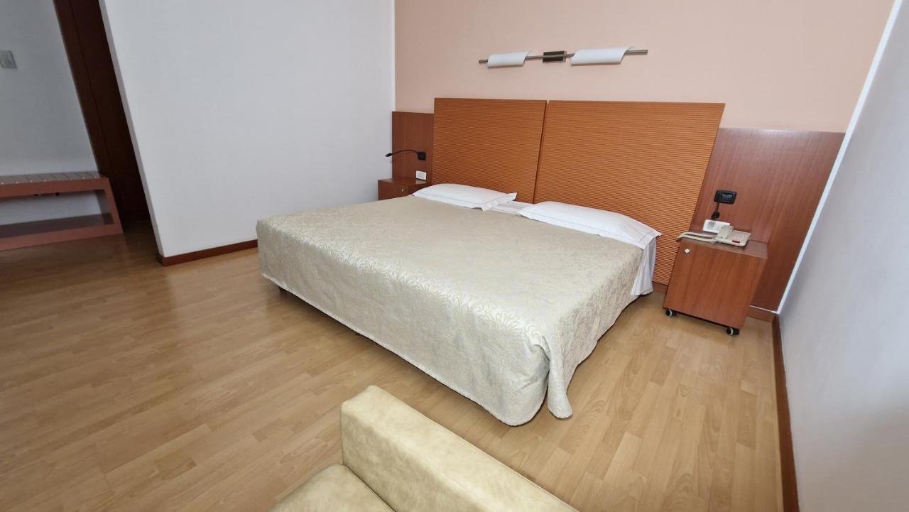 Bella Italia Palace Hotel Novara Exteriér fotografie
