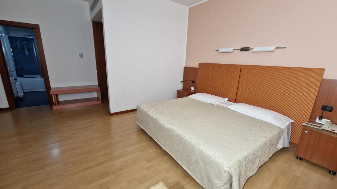 Bella Italia Palace Hotel Novara Exteriér fotografie