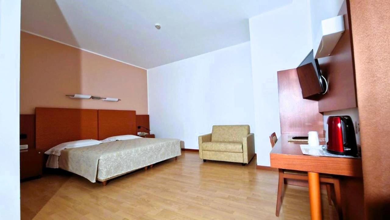 Bella Italia Palace Hotel Novara Exteriér fotografie